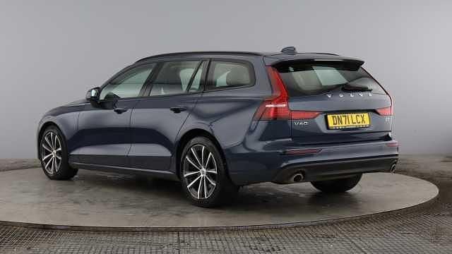 Used Volvo V60 Momentum 163 HP (119 kW) 2022 Estate