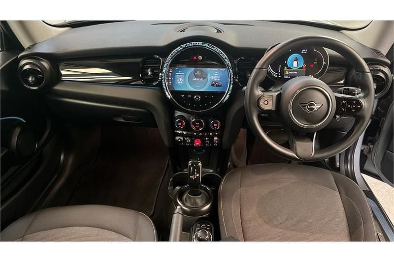 Used Mini Cooper Classic 136 HP (100 kW) 2024 Silver Hatchback