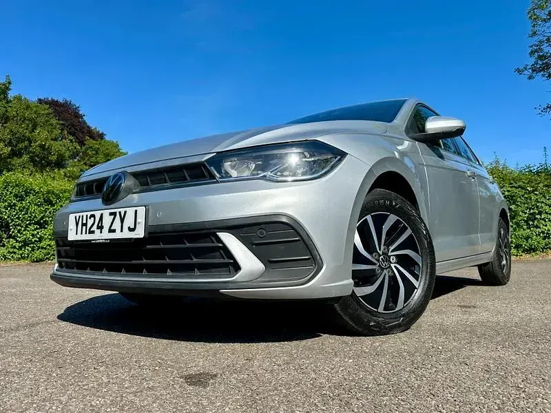 Used VW Polo Life 95 HP (69 kW) 2024 Silver Hatchback