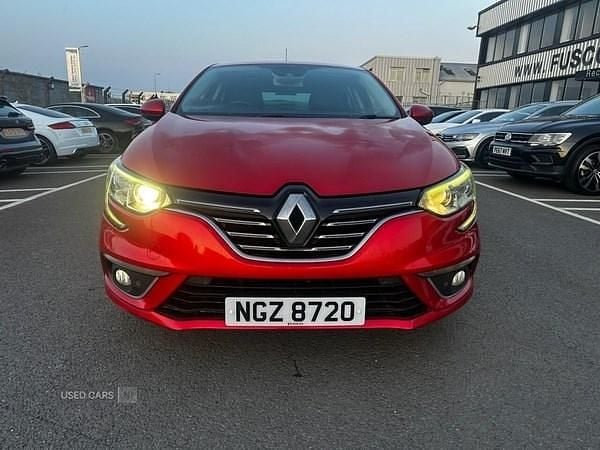 Used Renault Mégane IV Dynamique 110 HP (80 kW) 2016 Red Hatchback