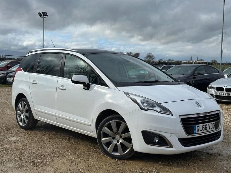 Used Peugeot 5008 Allure 120 HP (88 kW) 2016 White MPV