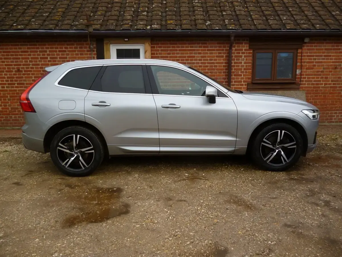 Used Volvo XC60 R-Design 2018 Silver SUV