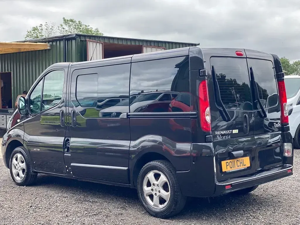 Used Renault Trafic 115 HP (84 kW) 2011 Black MPV