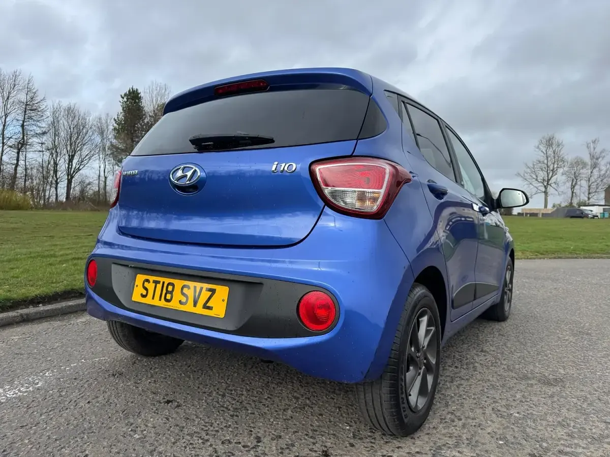 Käytetty Hyundai i10 GO! 67 HP (49 kW) 2018 Sininen Viistoperä