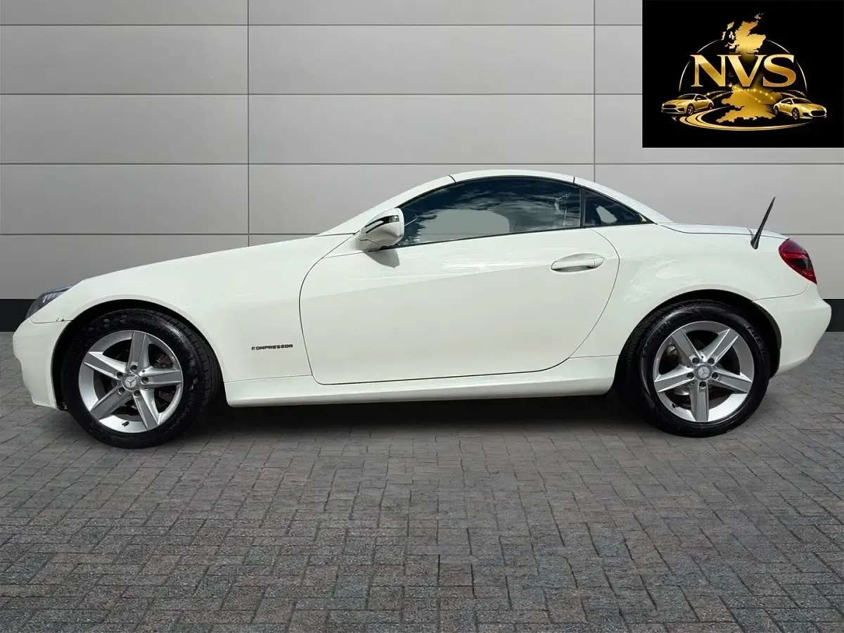 Used Mercedes SLK200 184 HP (135 kW) 2010 White Cabriolet