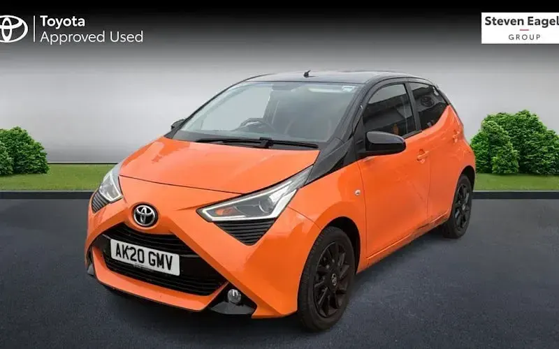 Used Toyota Aygo X-cite 72 HP (52 kW) 2019 Orange Hatchback