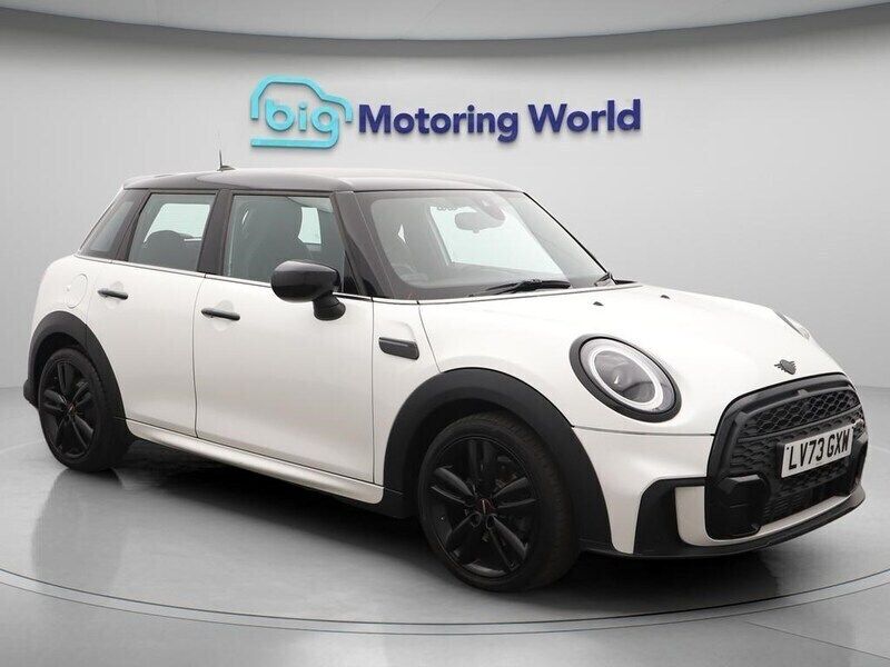 White Used 2023 Mini Cooper Hatch Hatchback | £21,500 (A bit pricey) - Image 1/4