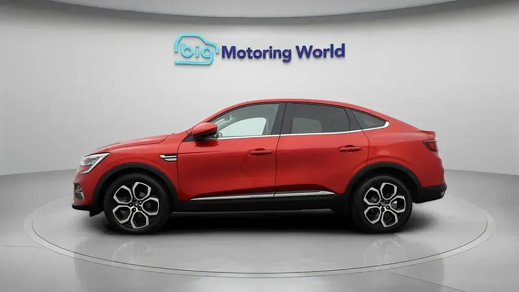 Begagnad Renault Arkana Techno 145 HK (106 kW) 2023 Röd SUV