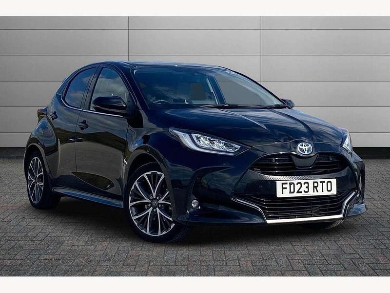 Black Used 2023 Toyota Yaris Hybrid Hatchback | £18,795 (A bit pricey) - Image 1/4
