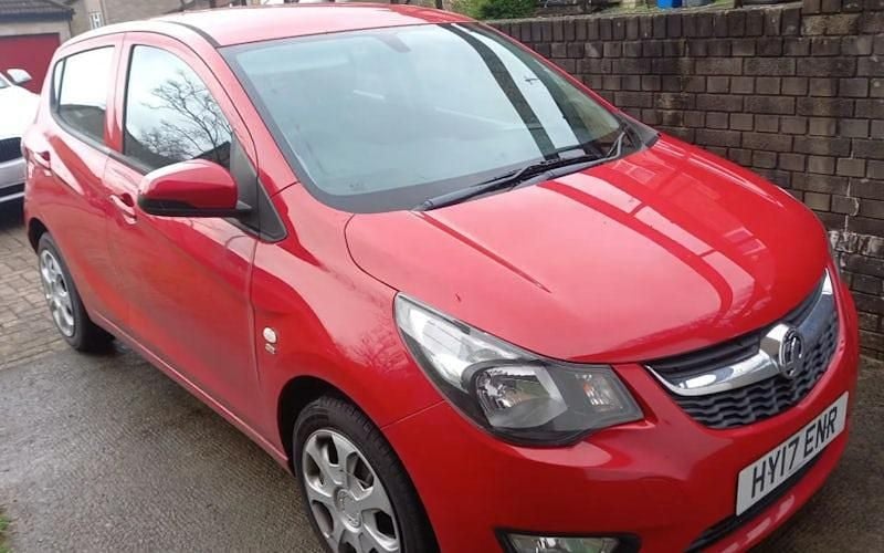 Used Vauxhall Viva 75 HP (55 kW) 2017 Red Hatchback