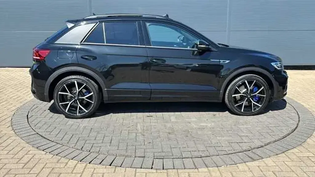Used VW T-Roc 300 HP (220 kW) 2025 SUV