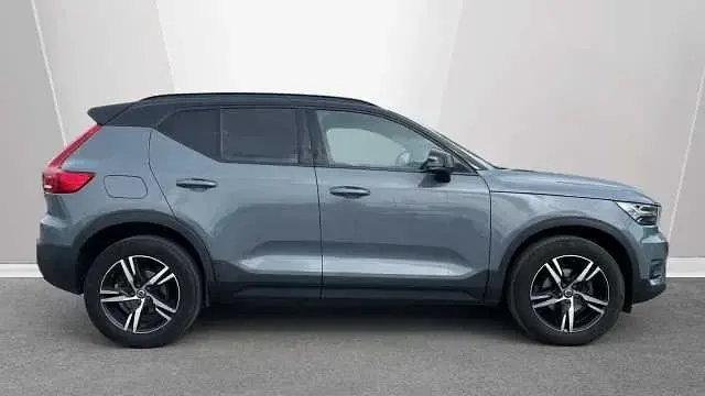 Used Volvo XC40 R-Design 163 HP (119 kW) 2020 Grey SUV