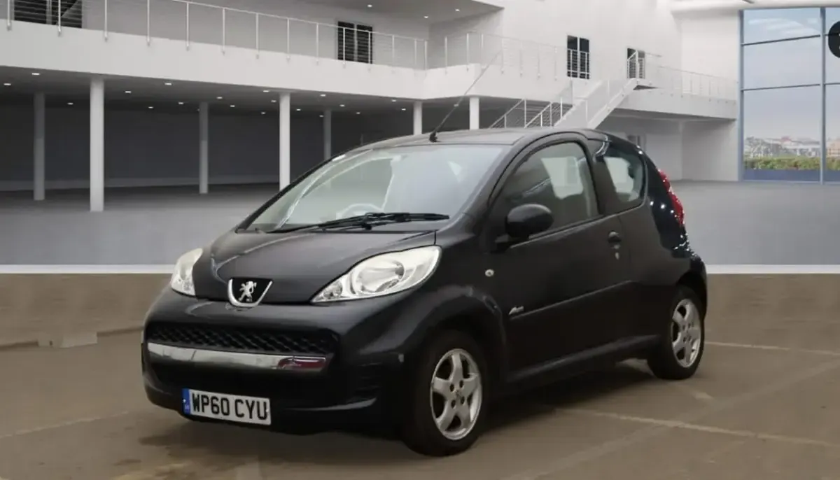 Used Peugeot 107 Allure 68 HP (50 kW) 2011 Black Hatchback