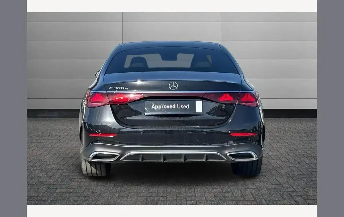 Used Mercedes E300 AMG Line Premium Plus 313 HP (230 kW) 2025 Black Sedan