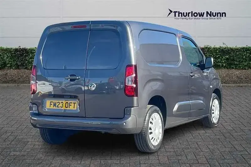 Second-hand Vauxhall Combo S 100 CP (73 kW) 2023 Gri Monovolum