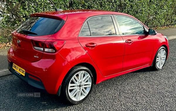 Used Kia Rio First Edition 118 HP (86 kW) 2017 Red Hatchback