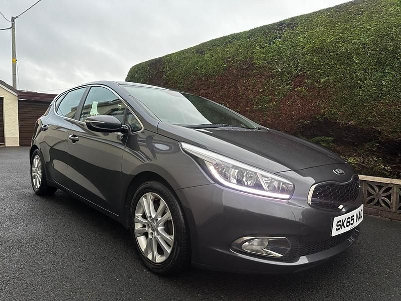 Grey Used 2015 Kia Ceed Hatchback | £4,750 (Good price) - Image 1/4