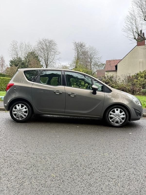 Used Vauxhall Meriva 2011 Brown MPV
