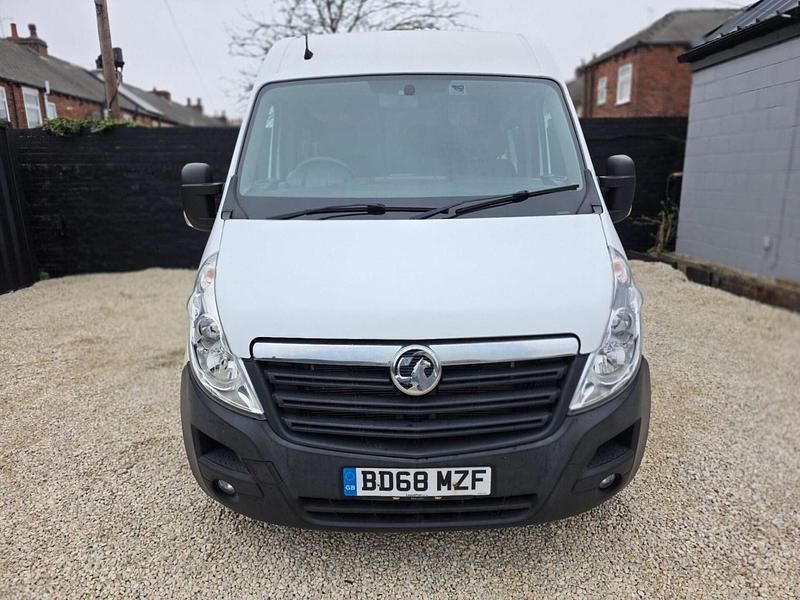 Used Vauxhall Movano 130 HP (95 kW) 2018 White MPV