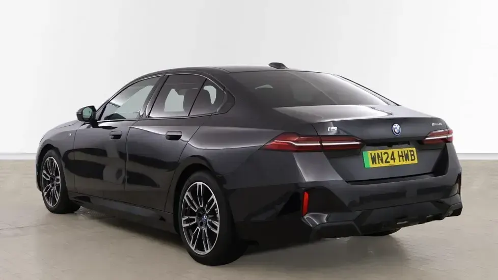 Usado BMW i5 M Sport 246 kW (335 HP) 2024 Cinzento