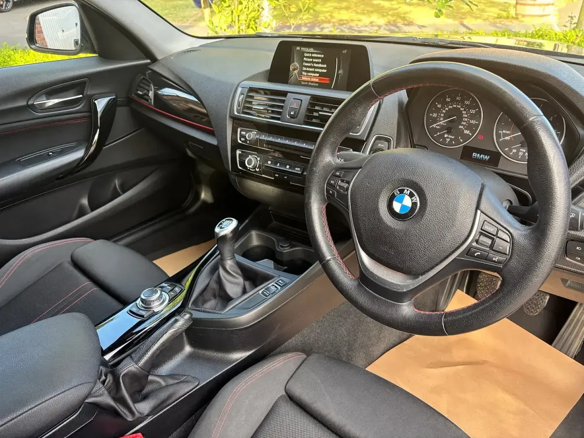 Used BMW 118 Sport Line 150 HP (110 kW) 2017 Black Hatchback
