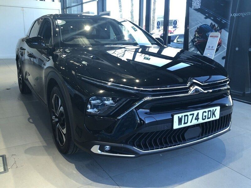 Black Used 2024 Citroën C5 X Shine Sedan | £23,995 (Good price) - Image 1/4