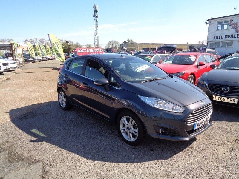 Grey Used 2015 Ford Fiesta Zetec Hatchback | £7,995 (Fair price) - Image 1/4