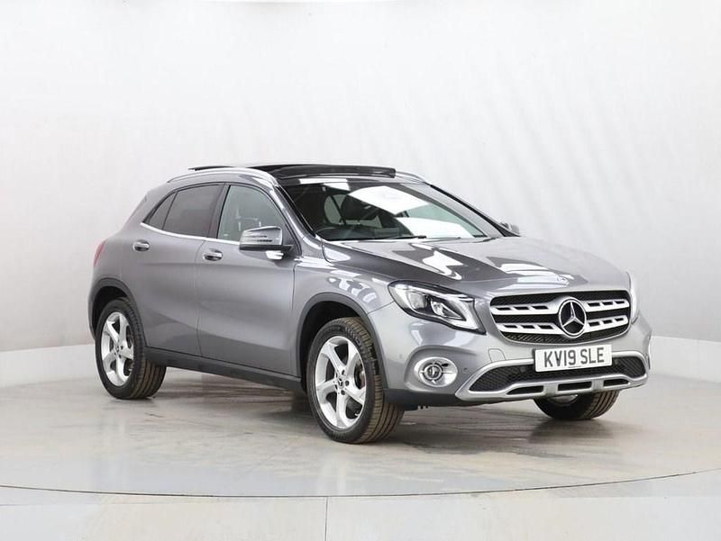 Used Mercedes GLA200 Premium Plus 156 HP (114 kW) 2019 Grey SUV
