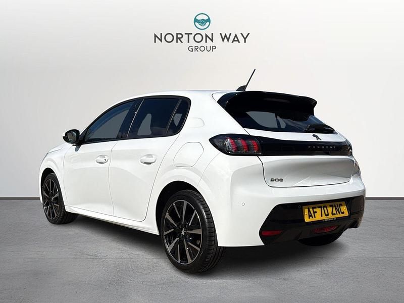 Used Peugeot 208 Allure Premium 99 HP (72 kW) 2021 White Hatchback