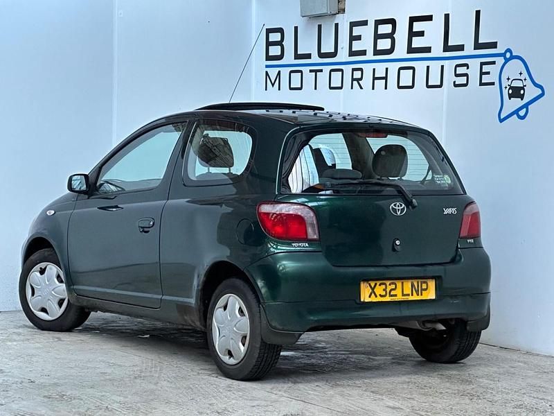 Used Toyota Yaris 2000 Green Hatchback