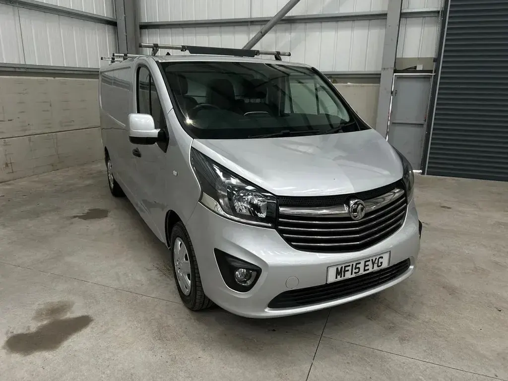 Used Vauxhall Vivaro Sportive 115 HP (84 kW) 2015 Grey