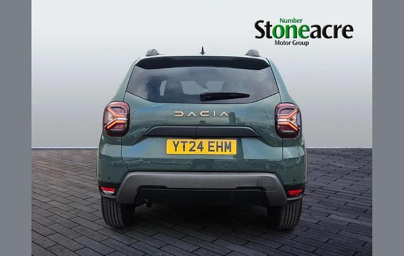 Used Dacia Duster Extreme 150 HP (110 kW) 2024 Green SUV