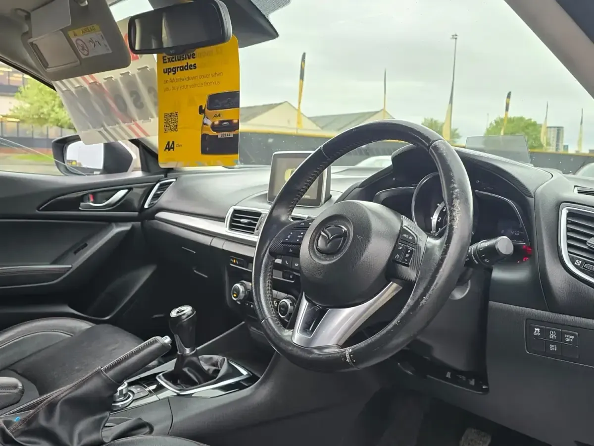 Usado Mazda 3 Inclusive 165 HP (121 kW) 2015 Prateado Citadino
