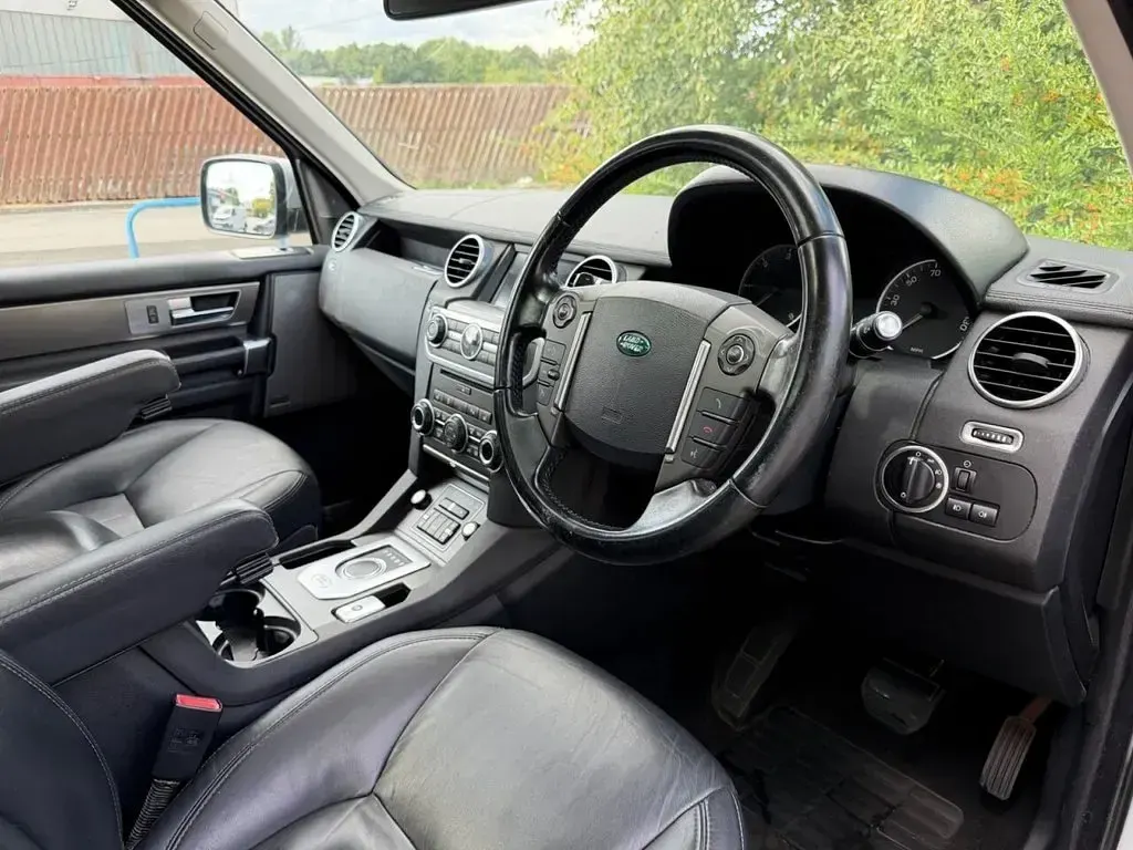 Used Land Rover Discovery 4 HSE 255 HP (187 kW) 2013 Silver SUV