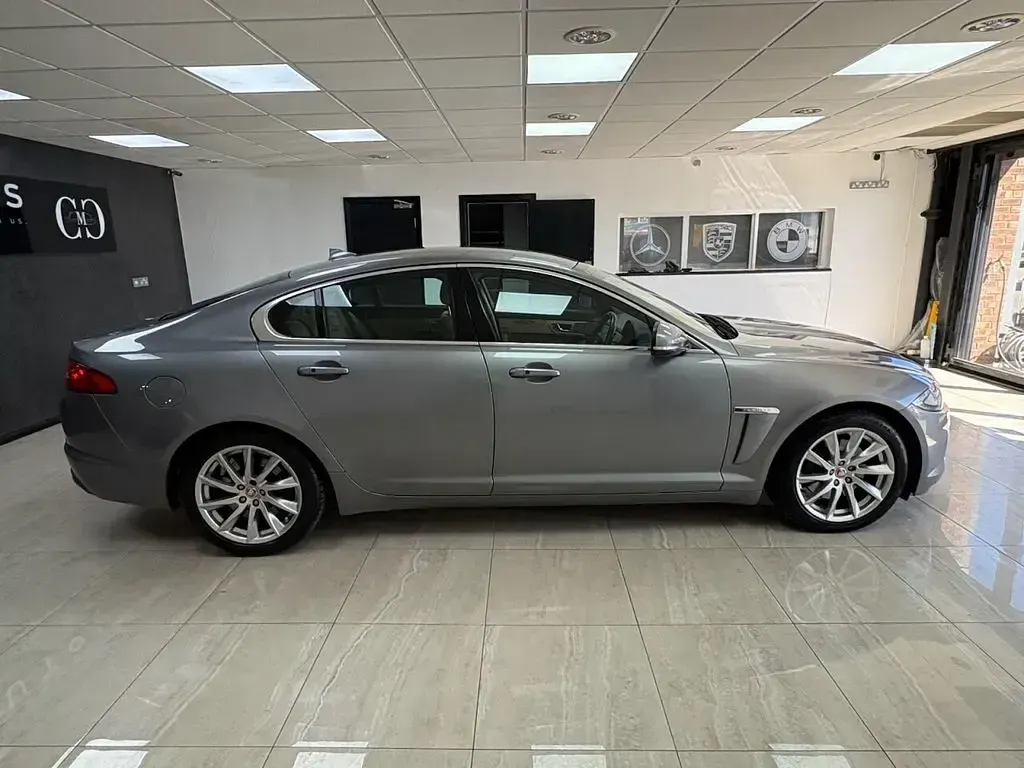 Used Jaguar XF Premium Luxury 240 HP (176 kW) 2014 Grey Sedan