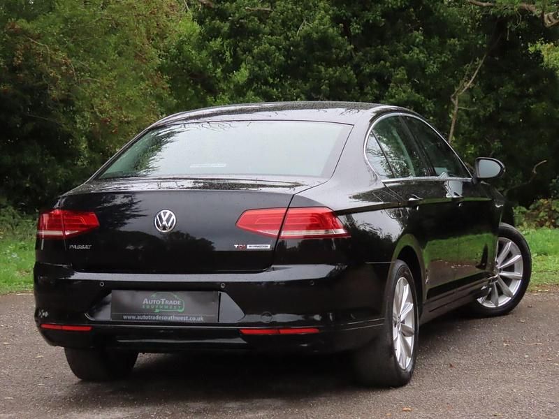 Used VW Passat SE 120 HP (88 kW) 2015 Black Sedan
