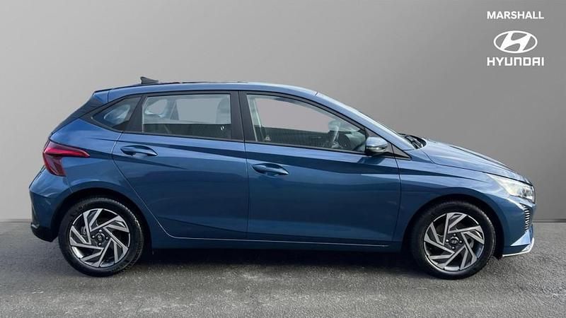 Used Hyundai i20 Advanced 100 HP (73 kW) 2025 Blue Hatchback