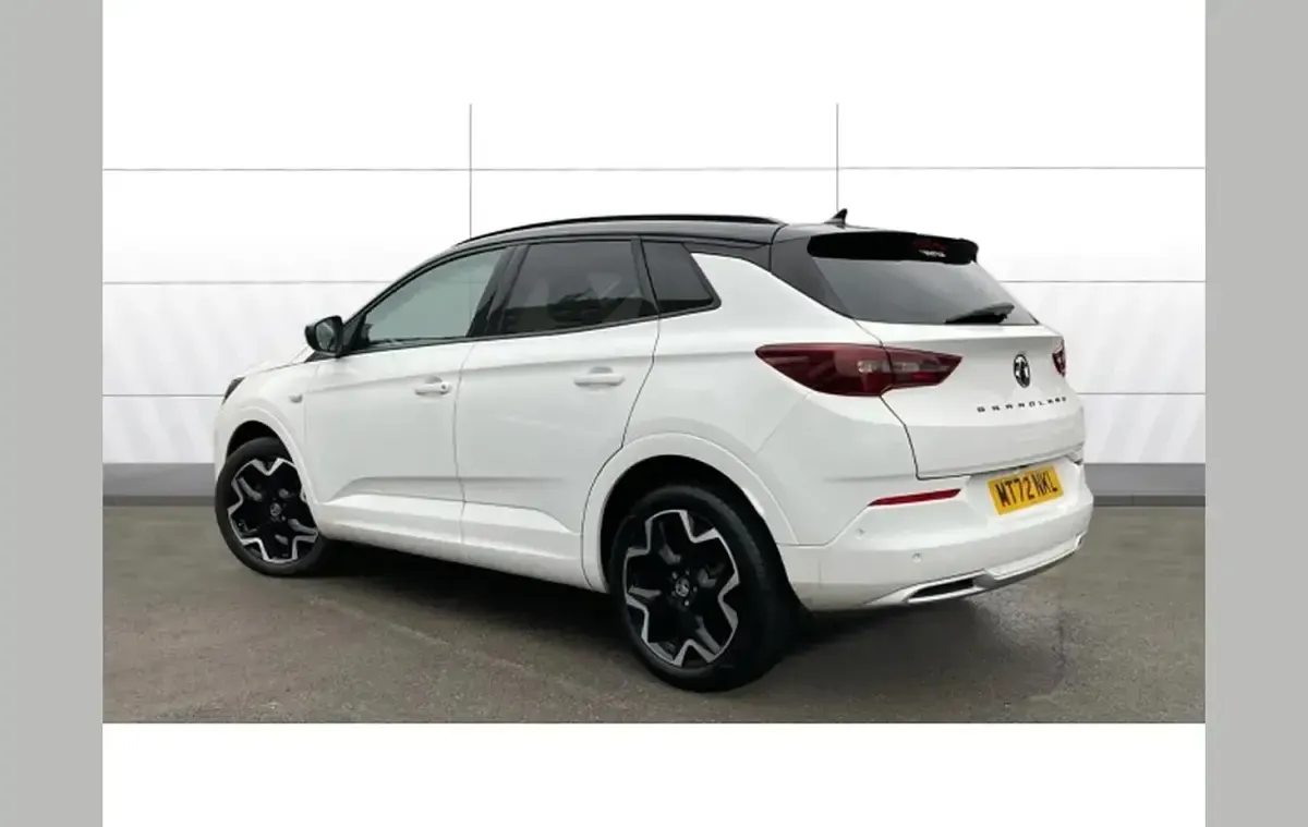 Used Vauxhall Grandland X Ultimate 130 HP (95 kW) 2022 White SUV