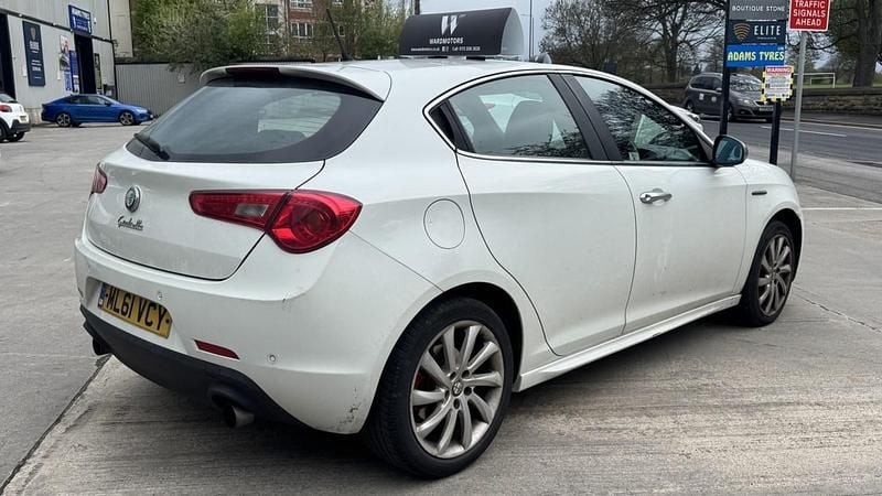 Used Alfa Romeo Giulietta Veloce 170 HP (125 kW) 2011 White Hatchback