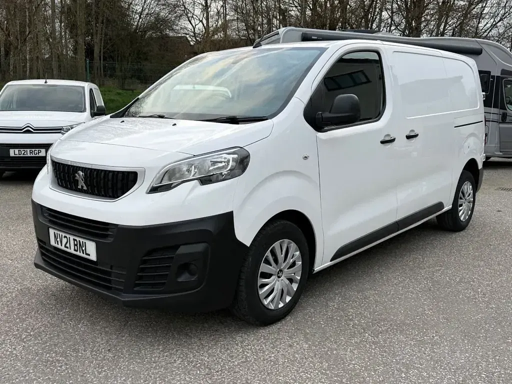 Second-hand Peugeot Expert 2021 Alb Van