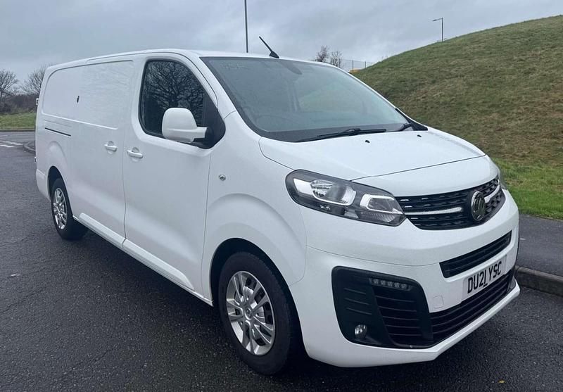 White Used 2021 Vauxhall Vivaro Sportive MPV | £12,670 (Fair price) - Image 1/4