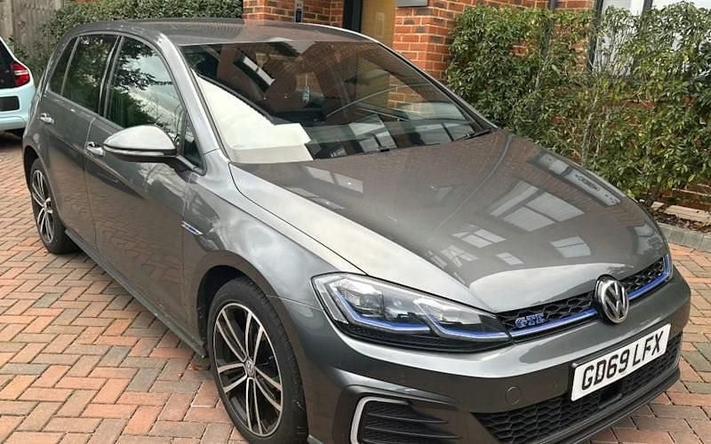 Grey Used 2020 VW Golf VII GTE Hatchback | £15,199 (Good price) - Image 1/4