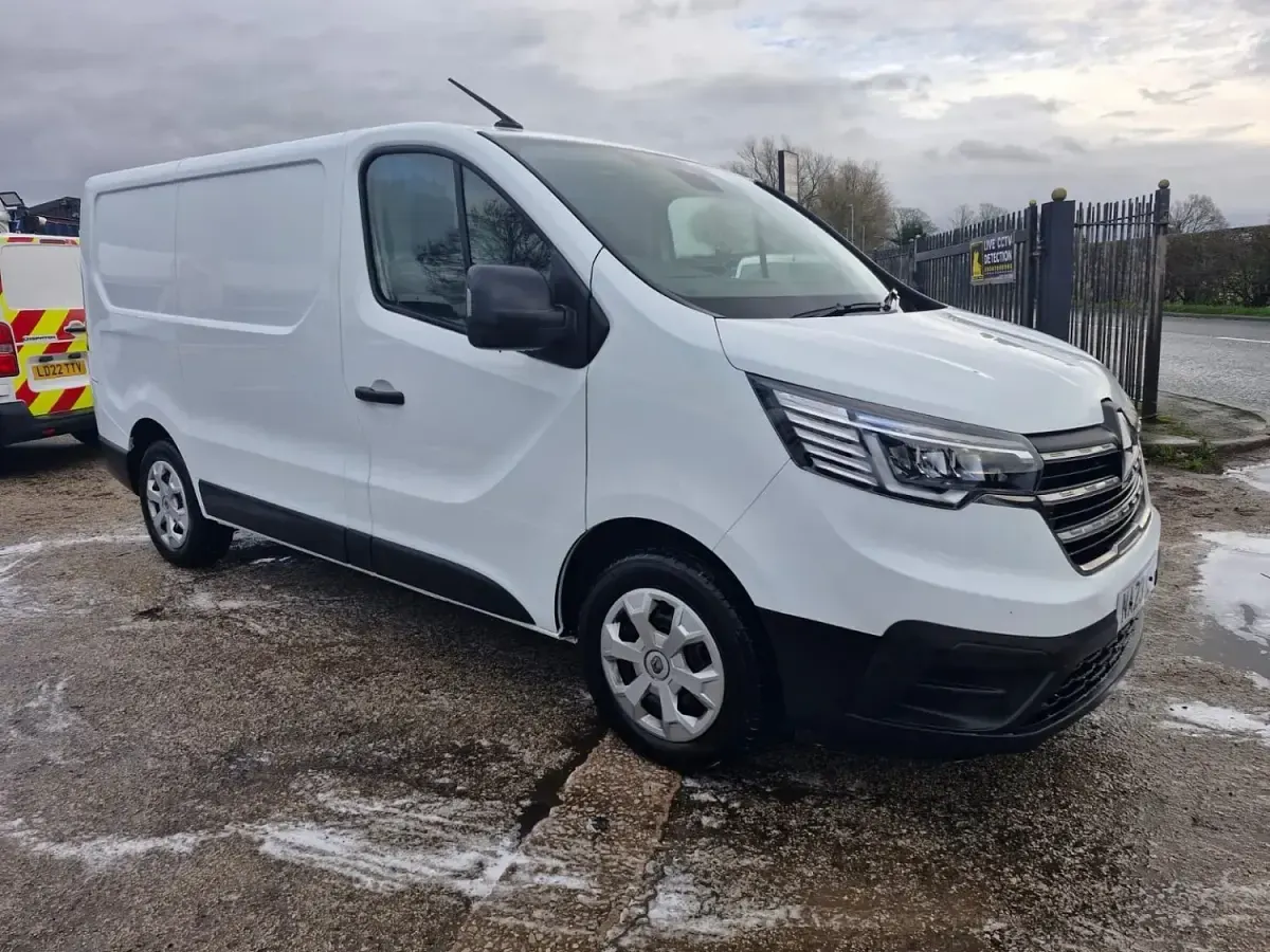 Used Renault Trafic Business 2023 White MPV