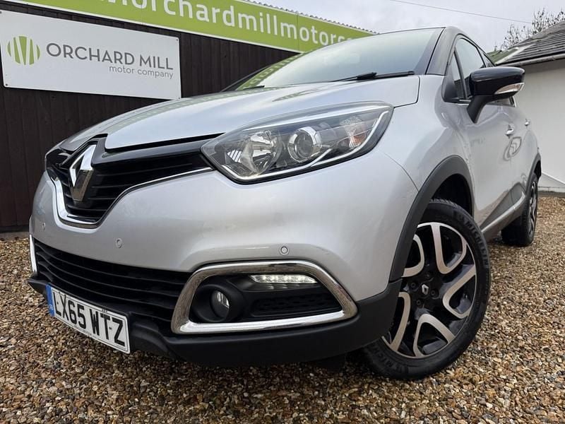 Silver/black Used 2015 Renault Captur Dynamique SUV | £7,695 (Fair price) - Image 1/4