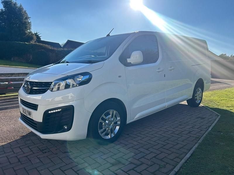 Used Vauxhall Vivaro drive 120 HP (88 kW) 2021 White MPV