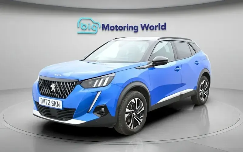 Second-hand Peugeot 2008 GT 131 CP (96 kW) 2022 Albastru SUV