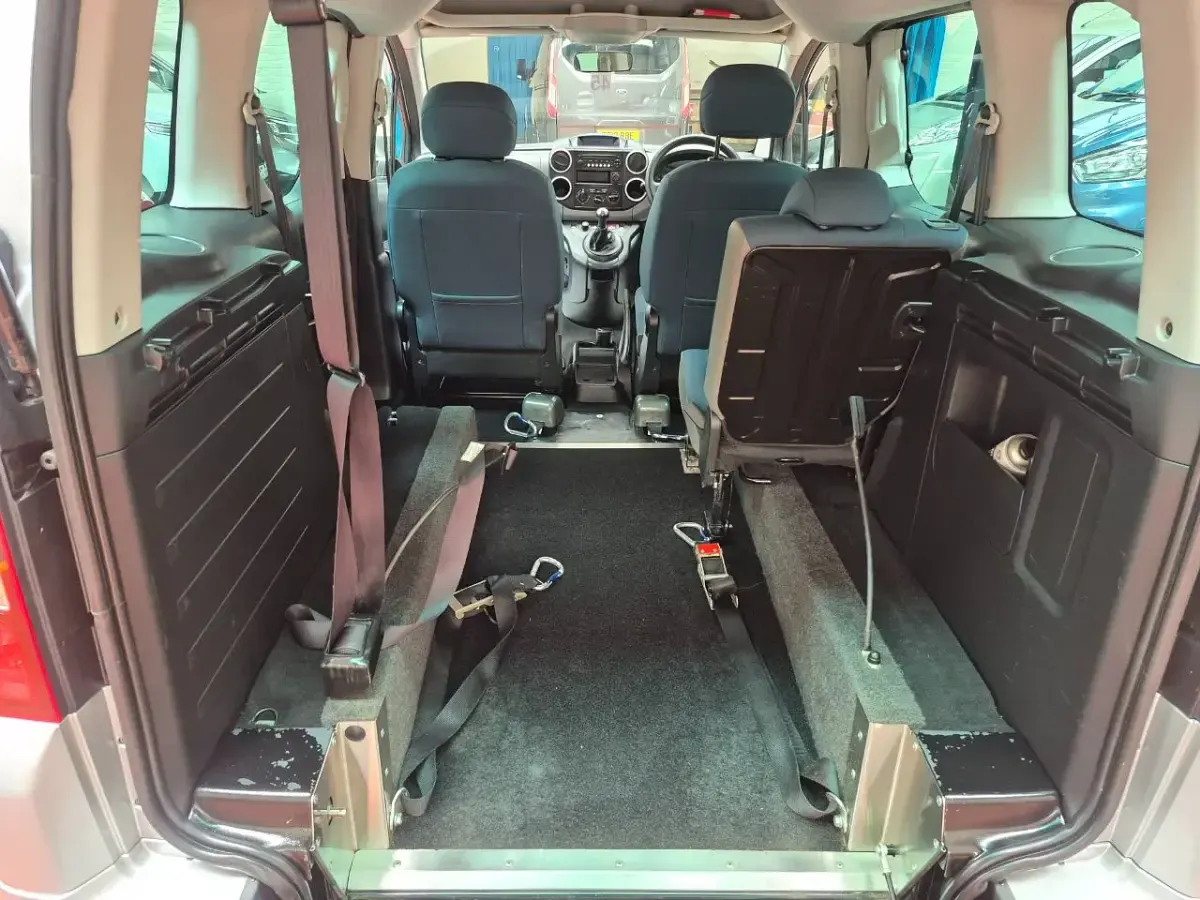 Used Citroën Berlingo Feel 110 HP (80 kW) 2019 Silver MPV
