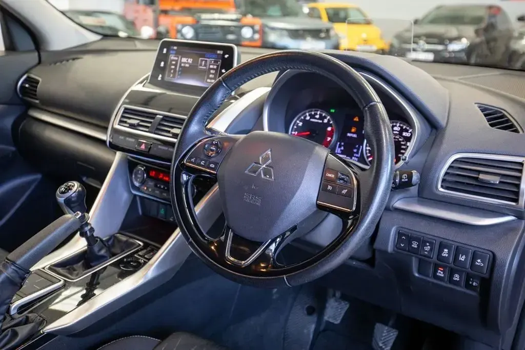 Used Mitsubishi Eclipse 163 HP (119 kW) 2019 Grey SUV