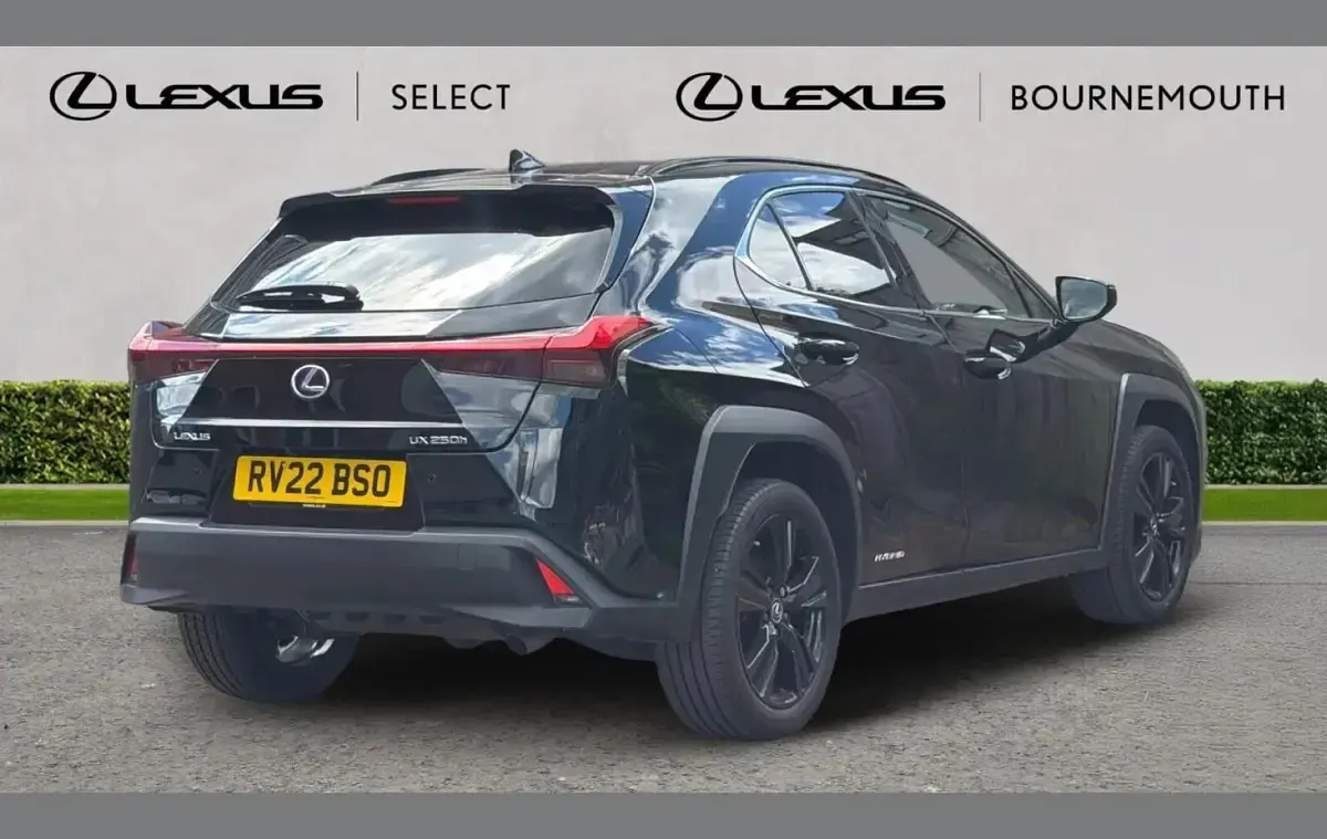 Used Lexus UX 250h 180 HP (132 kW) 2022 Black SUV
