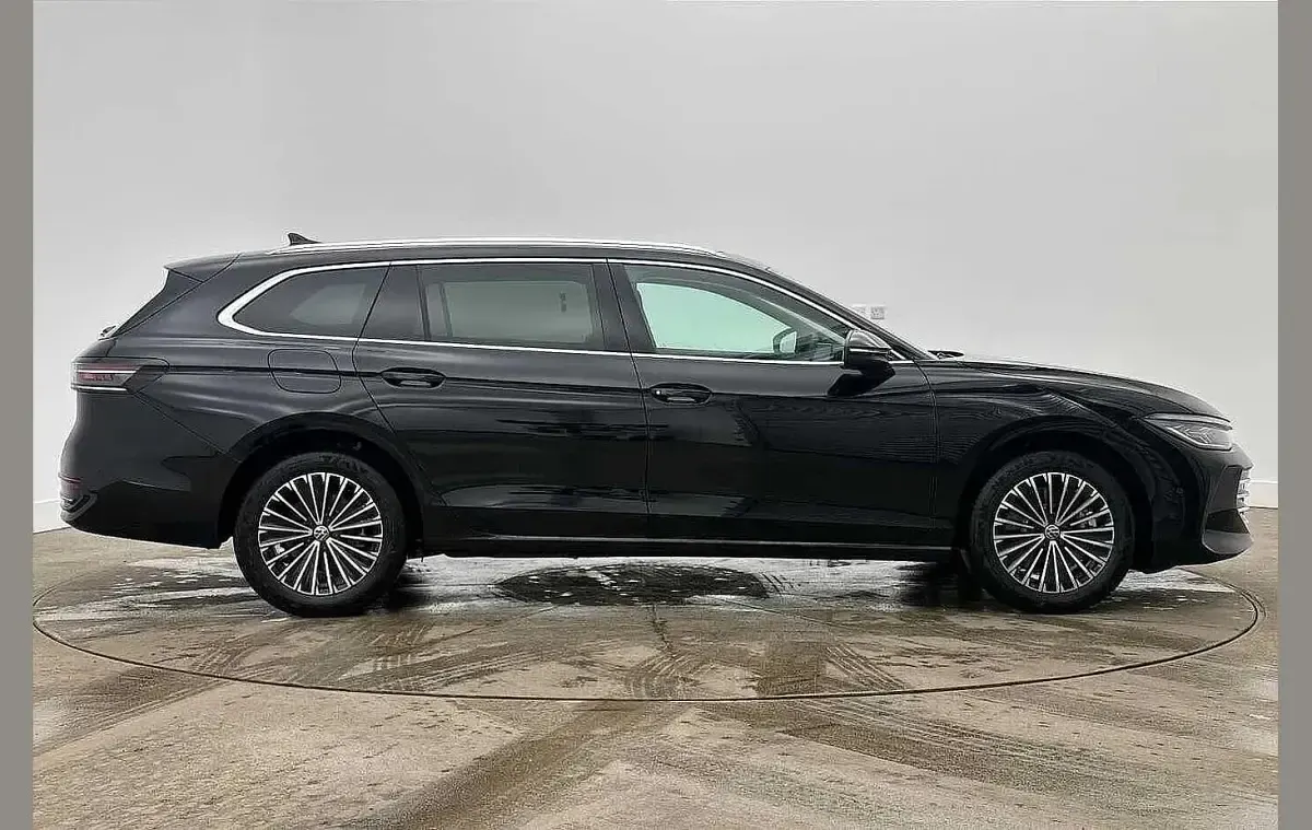 New VW Passat Elegance 200 HP (147 kW) 2026 Black Estate